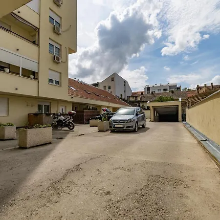 Bianca With Free Parking Novi Sad
