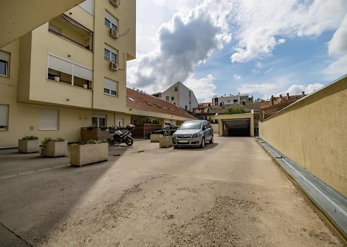 Bianca With Free Parking Novi Sad