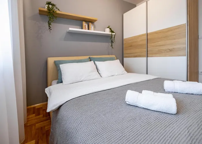 Bianca With Free Parking Apartamento *